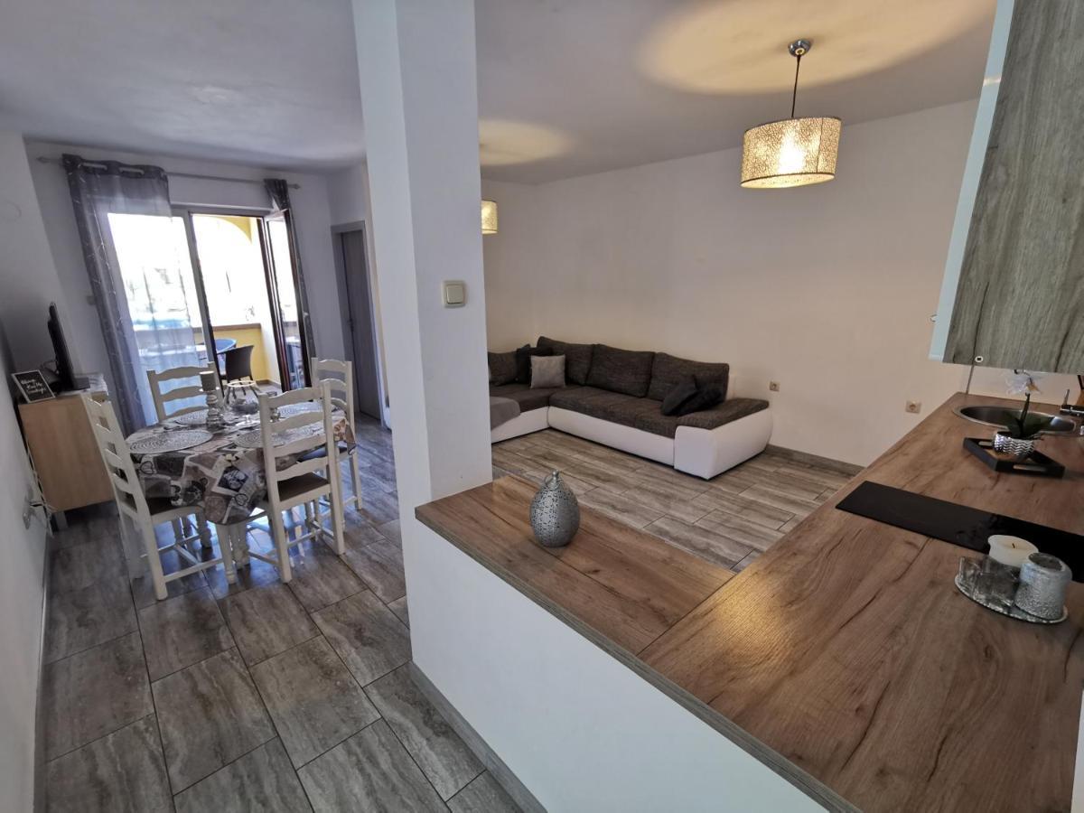 Apartments Lea 2 Malinska Bagian luar foto