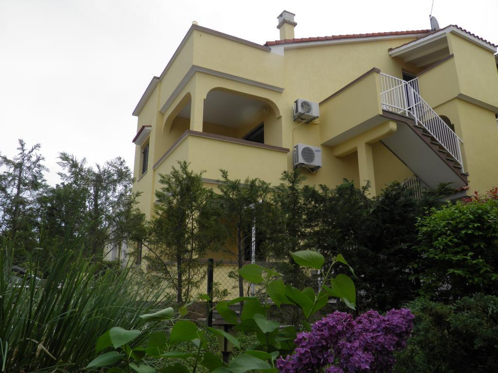 Apartments Lea 2 Malinska Bagian luar foto
