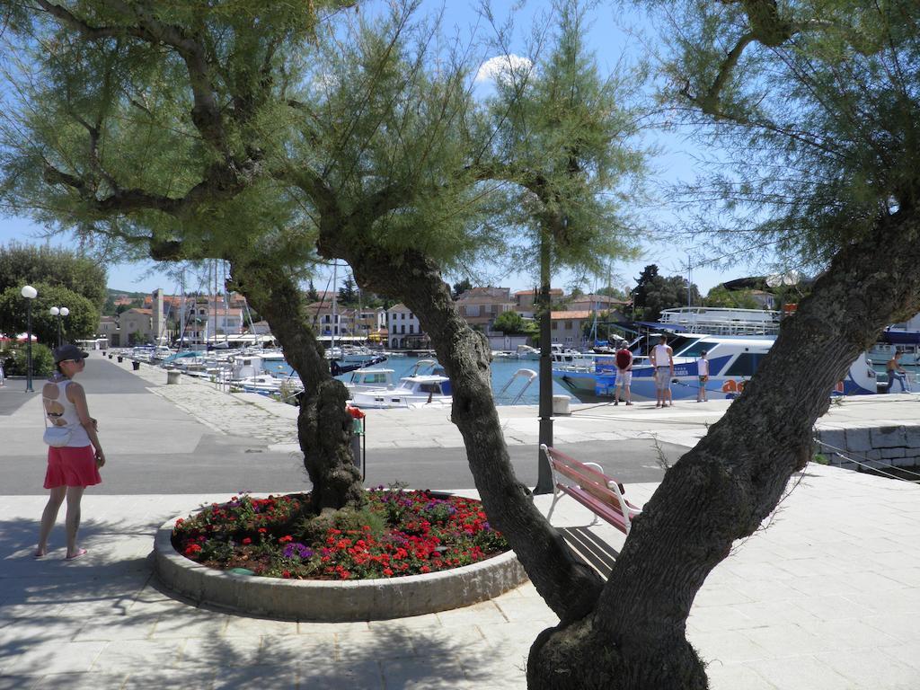 Apartments Lea 2 Malinska Bagian luar foto